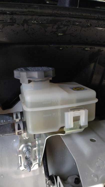 車検時のブレーキオイル交換のおすすめ！