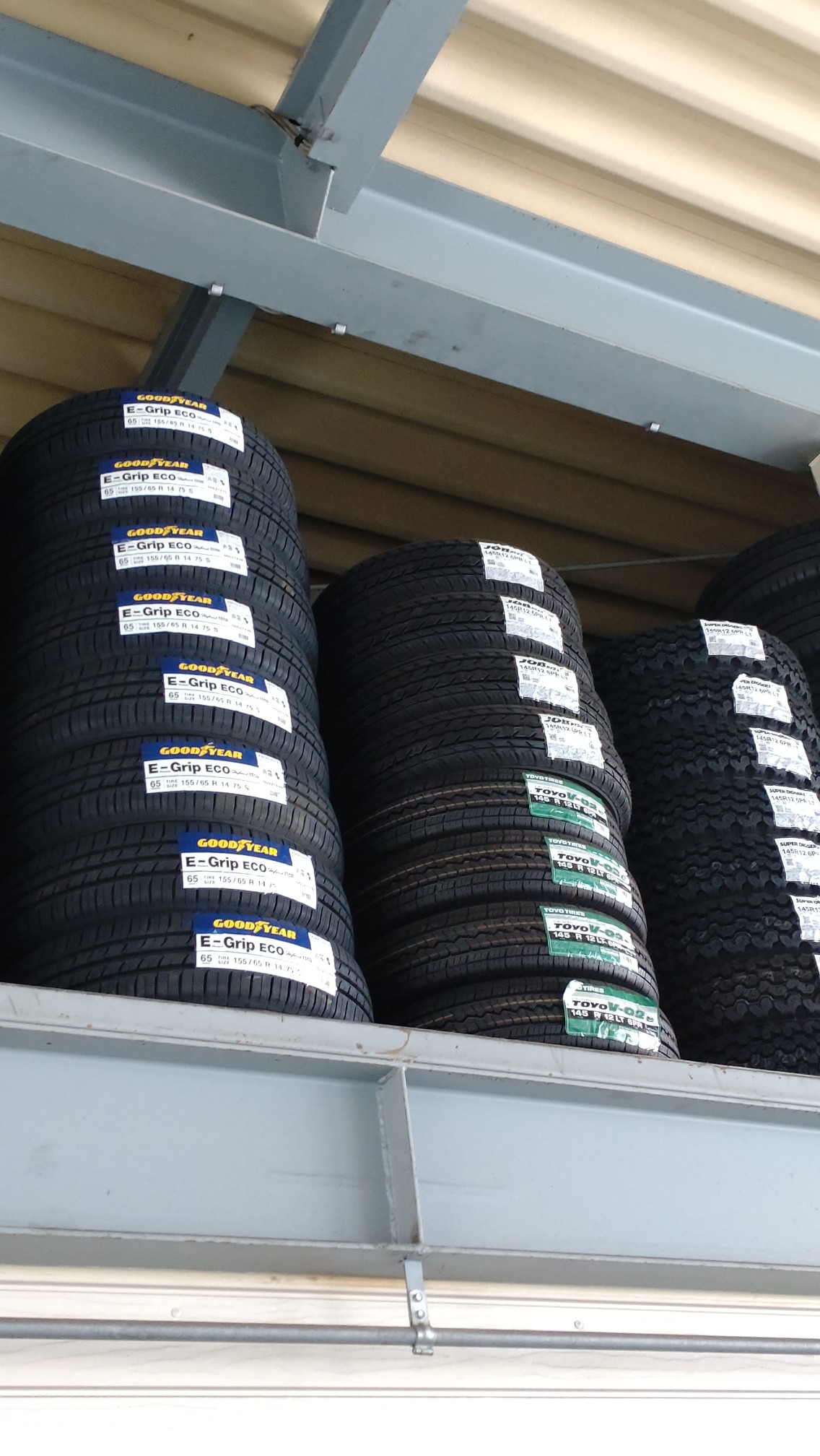 各種タイヤお取り扱い中！